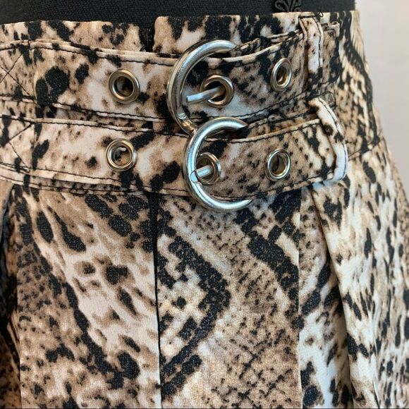 Missguided NWT Brown Tan Snake Print Pleated Mini Skirt size 2 - Picture 9 of 16